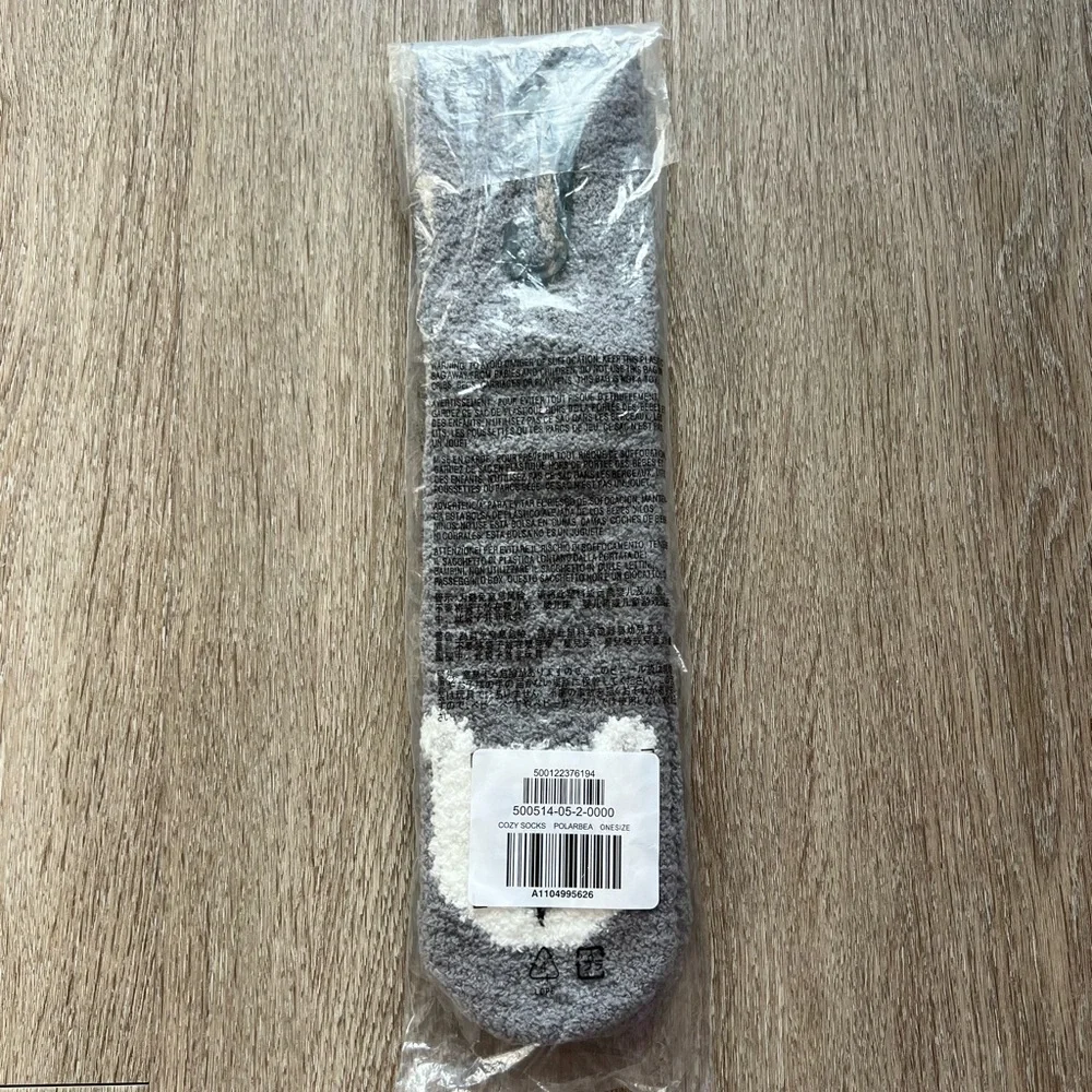 Old Navy Men’s Cozy Plush Chenille Fuzzy Tall Socks Gray Polar Bear NWT One Size